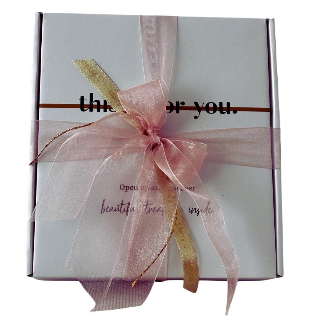 Cadeauset 2 - 'this is us.'  body cream+body scrub